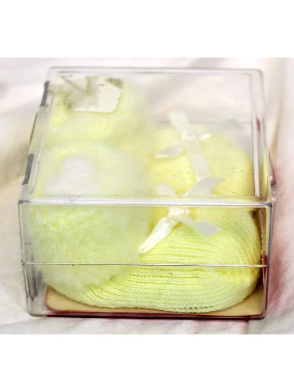 Vtg Yellow Newborn Baby Booties Playtime Bootees 0-3 months Plastic Case Box NEW